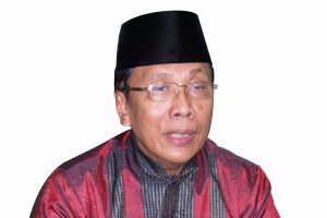 Drs.-H.M.-Ichwan-Sam---Dewan-Pembimbing-Syariah-ESQ